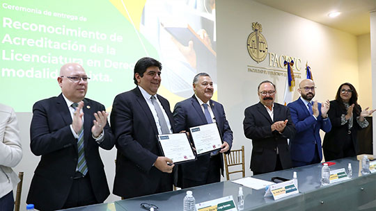 Recibe FACDYC acreditación de licenciatura en derecho en modalidad mixta